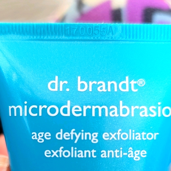 Dr. Brandt Microdermabrasion Exfoliator. - Picture 4 of 5
